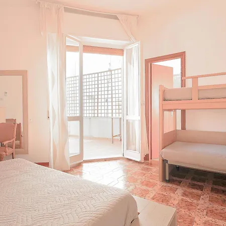 Grande Casa Al Mare 140mq شقة *